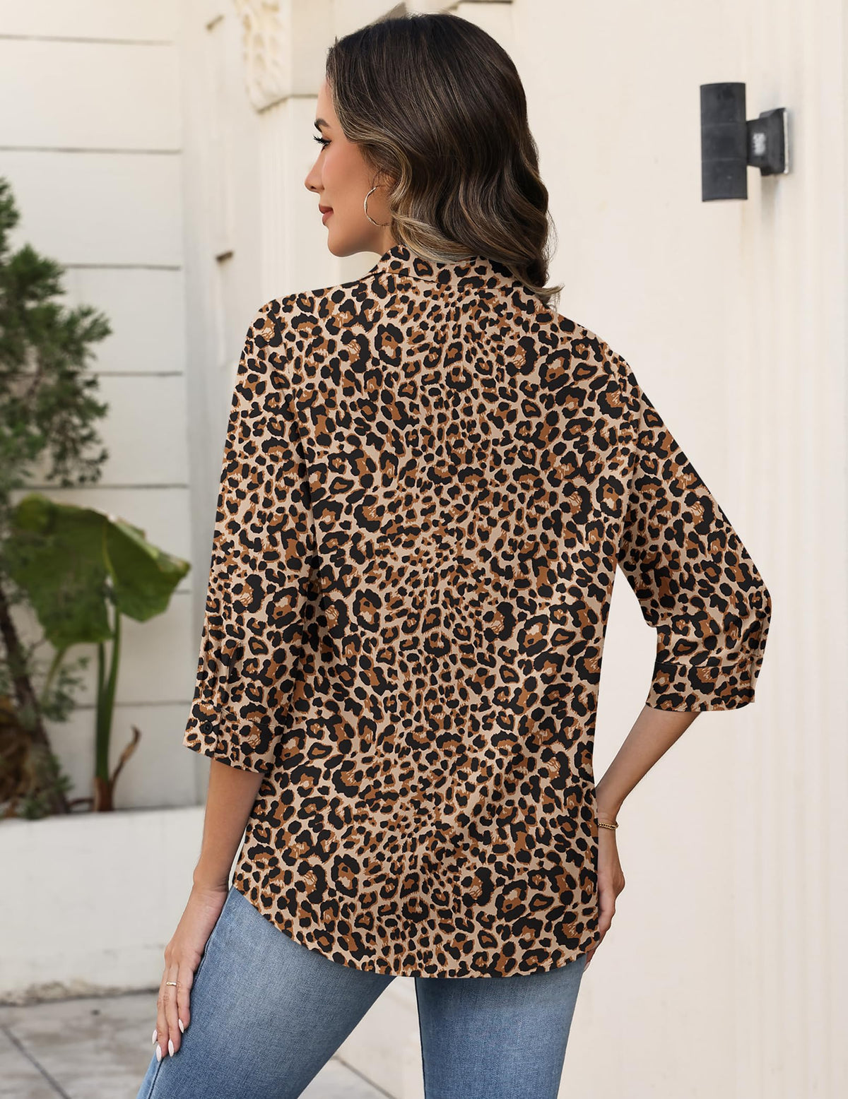 Zeagoo Button Down Shirts for Women 3/4 Sleeve Tops V Neck Collared Blouses Business Casual Outfits